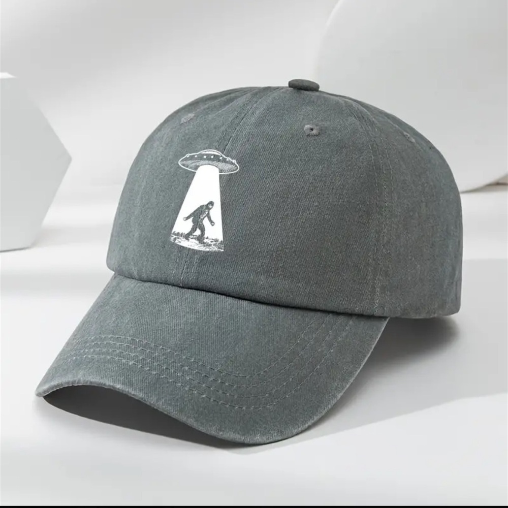 π Distressed Vintage Washed Baseball Cap Bigfoot With UFO πΈπ½π£ - Picture 10 of 13